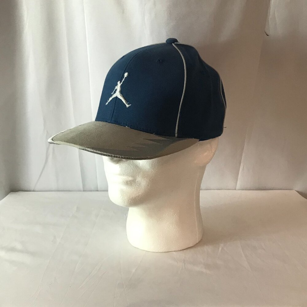 Jordan Vintage Flat Bill L/XL Shark Design Imprinted In Bill Sport Cut Hat